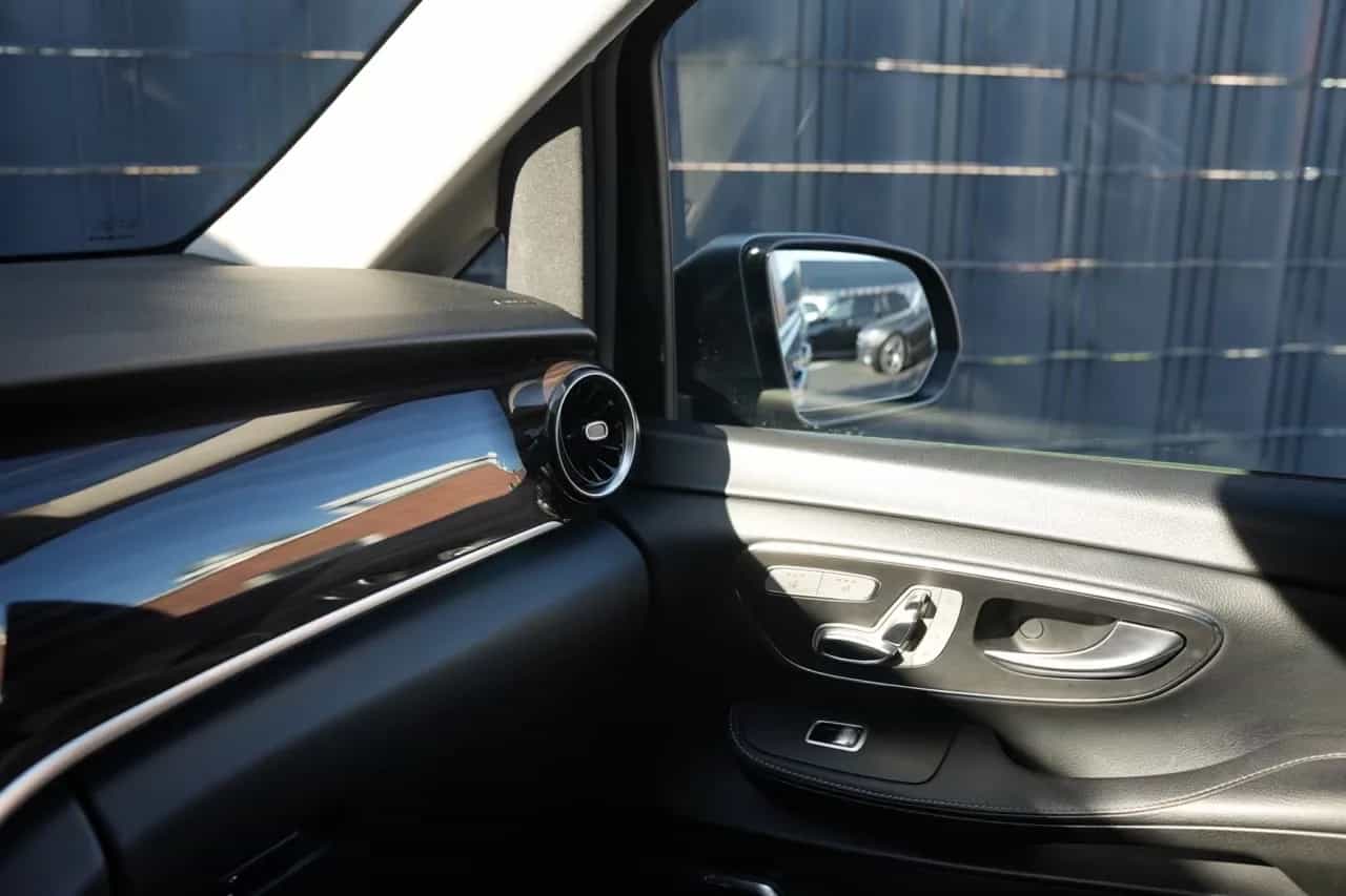 Mercedes-Benz V-Class 300 06/2019-photo-20