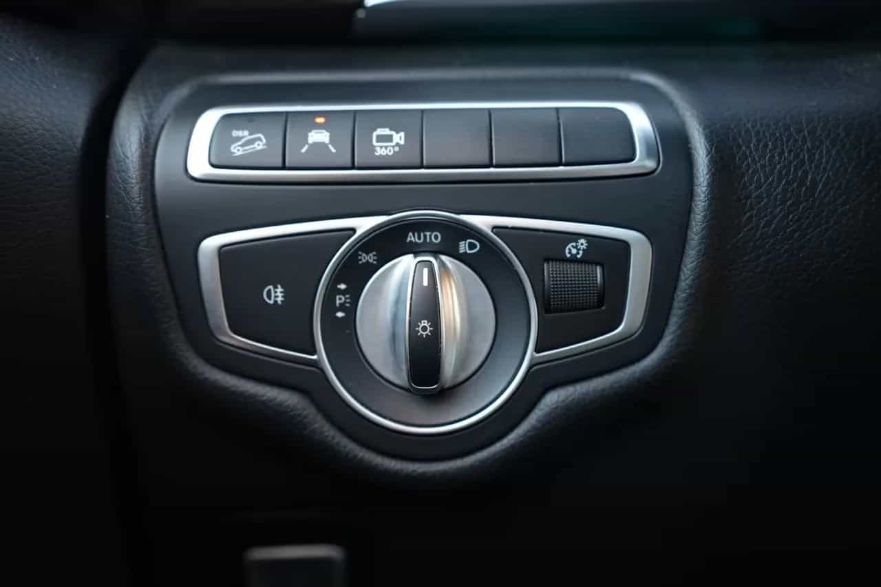 Mercedes-Benz V-Class 300 06/2019-photo-27