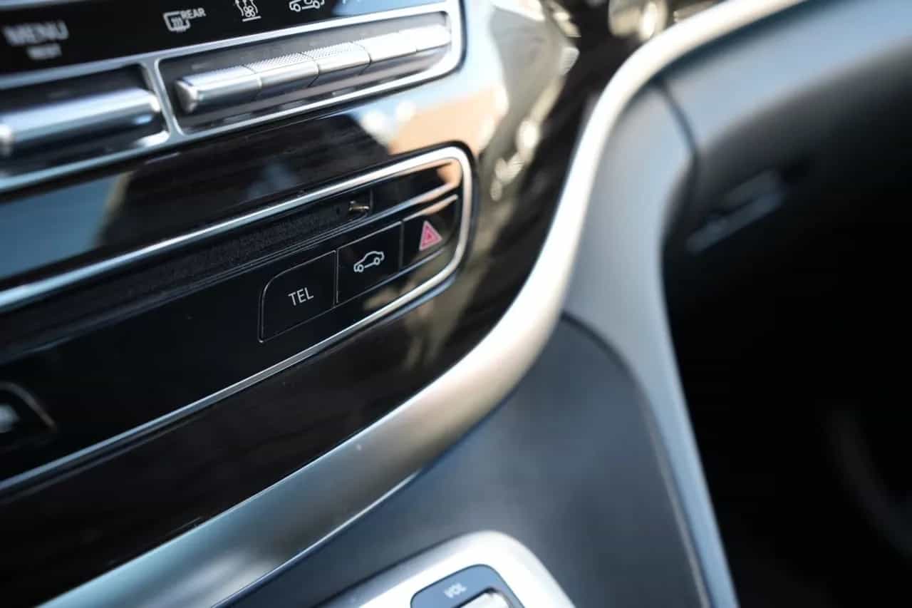 Mercedes-Benz V-Class 300 06/2019-photo-36