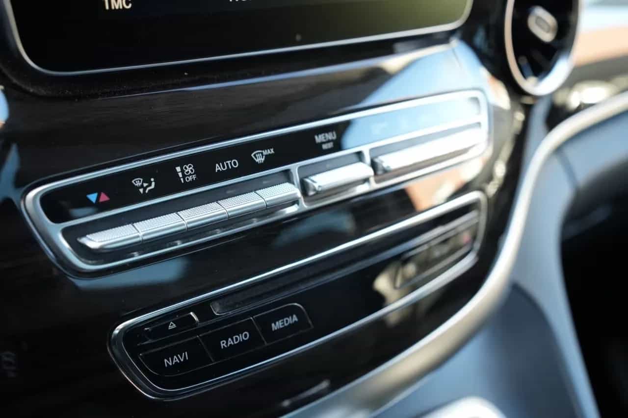 Mercedes-Benz V-Class 300 06/2019-photo-38