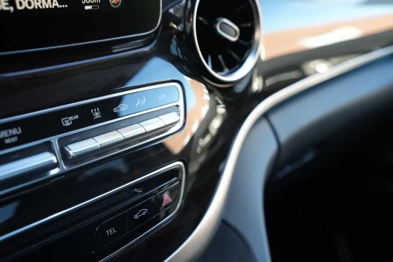 Mercedes-Benz V-Class 300 06/2019-photo-39