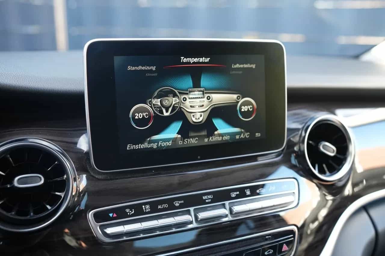 Mercedes-Benz V-Class 300 06/2019-photo-42