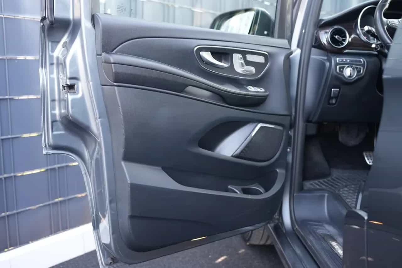 Mercedes-Benz V-Class 300 06/2019-photo-7