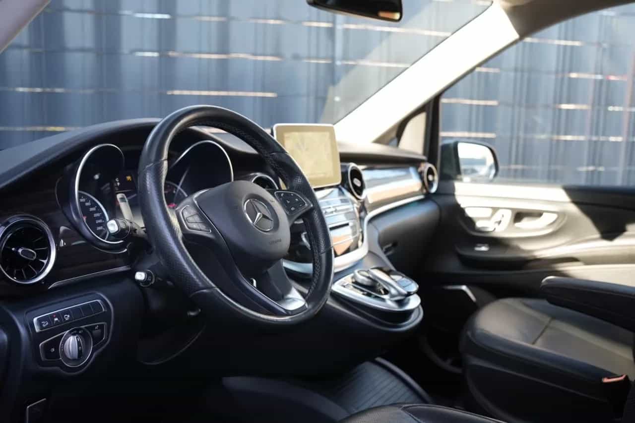 Mercedes-Benz V-Class 300 06/2019-photo-8