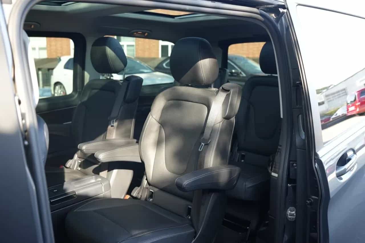 Mercedes-Benz V-Class 300 06/2019-photo-9