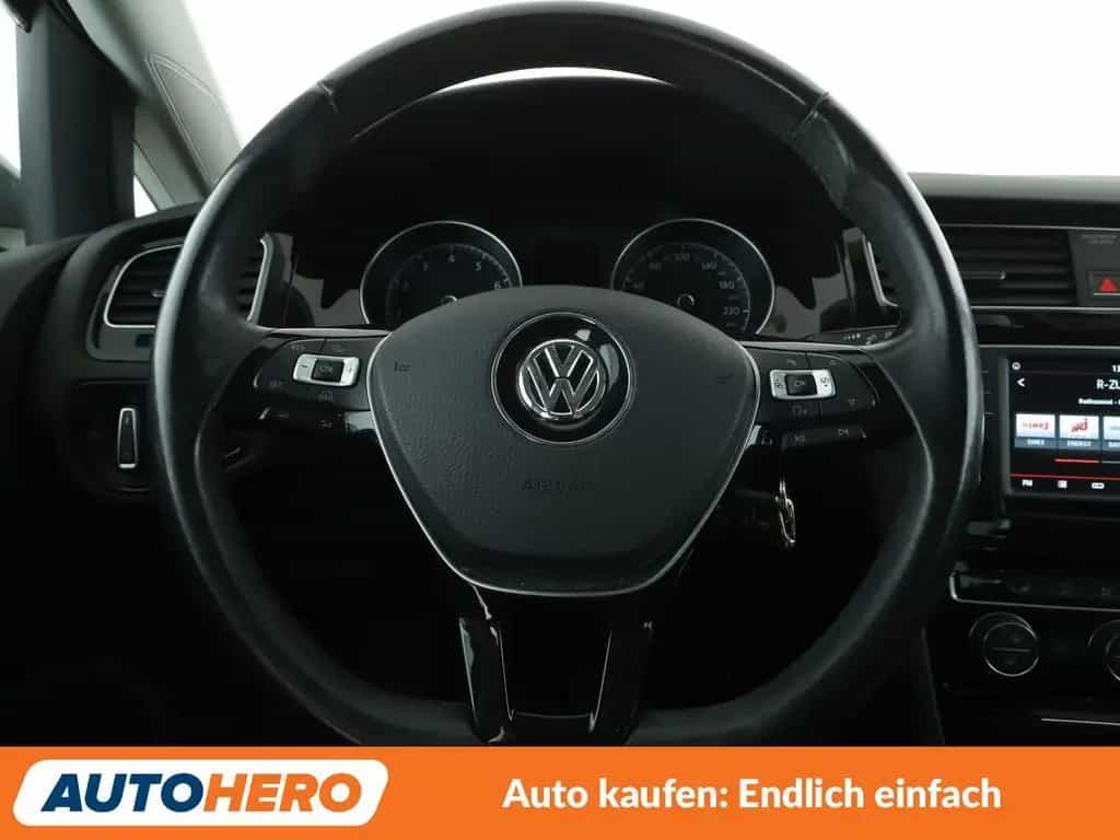 Volkswagen Golf VII 1.4 TSI Highline BMT Aut.*NAVI*SHZ* 01/2016-photo-10