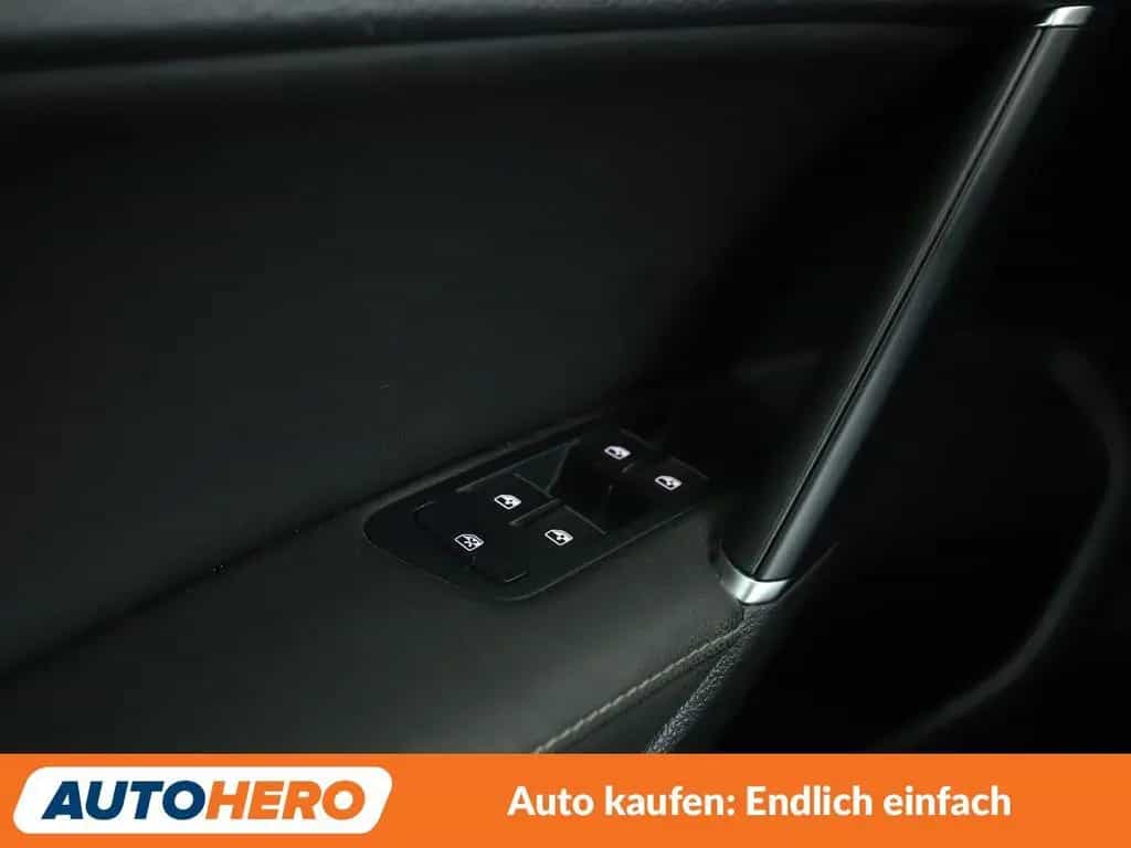 Volkswagen Golf VII 1.4 TSI Highline BMT Aut.*NAVI*SHZ* 01/2016-photo-16