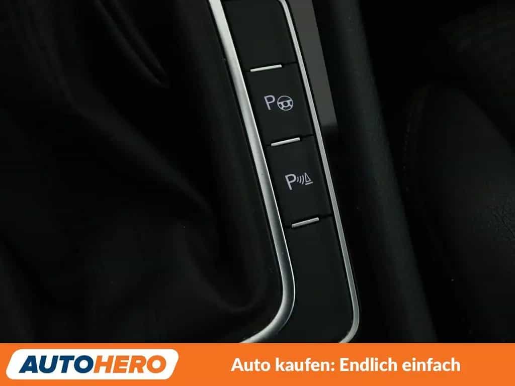 Volkswagen Golf VII 1.4 TSI Highline BMT Aut.*NAVI*SHZ* 01/2016-photo-20
