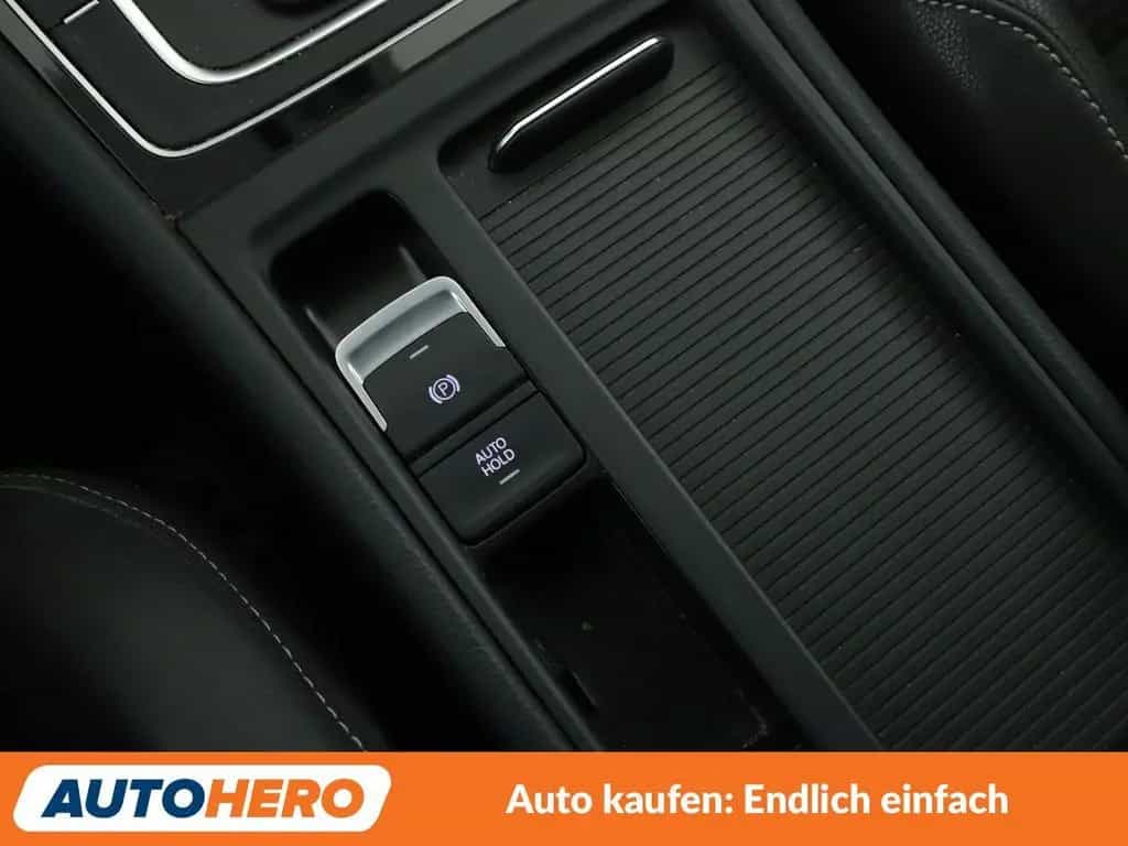 Volkswagen Golf VII 1.4 TSI Highline BMT Aut.*NAVI*SHZ* 01/2016-photo-21