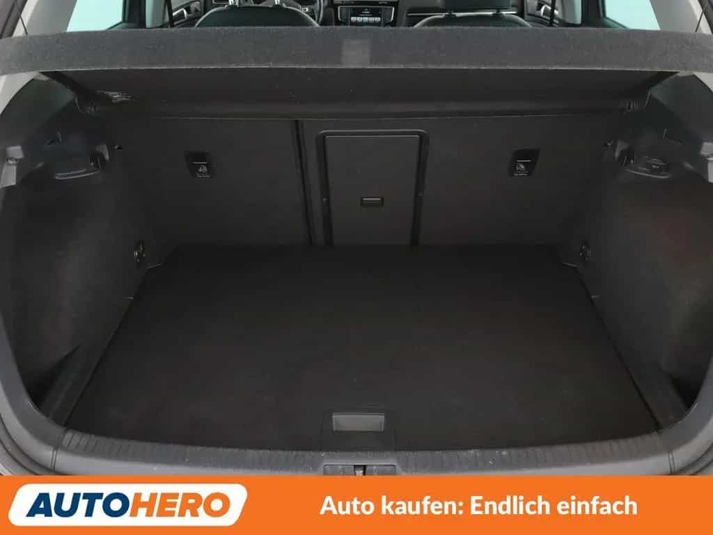 Volkswagen Golf VII 1.4 TSI Highline BMT Aut.*NAVI*SHZ* 01/2016-photo-9