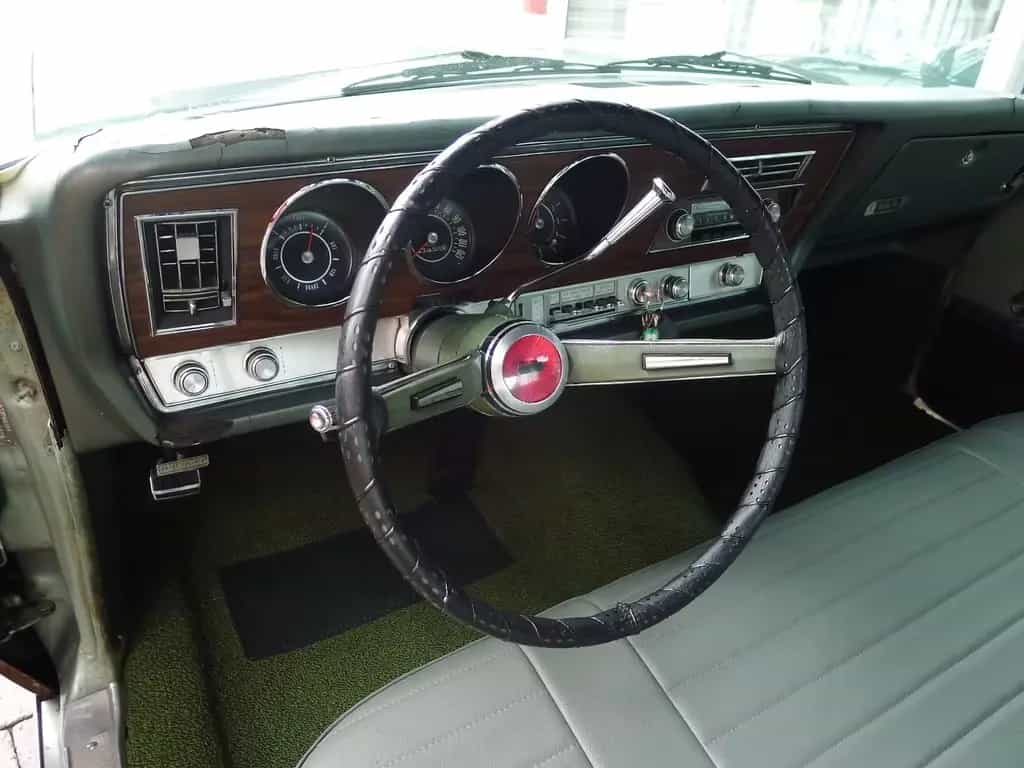 Oldsmobile Delta 88 4-door Sedan 02/1967-photo-8