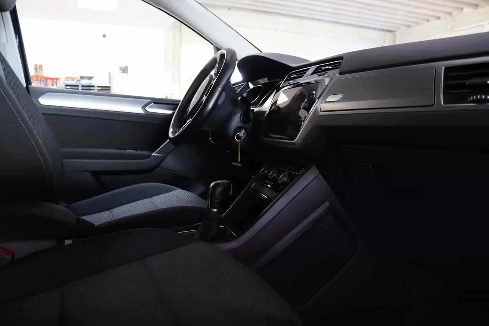 Volkswagen Touran 08/2018-photo-4