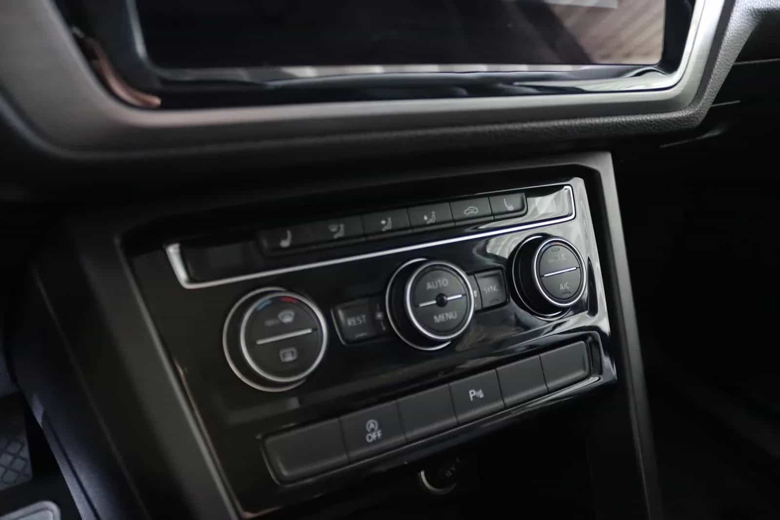 Volkswagen Touran 08/2018-photo-9