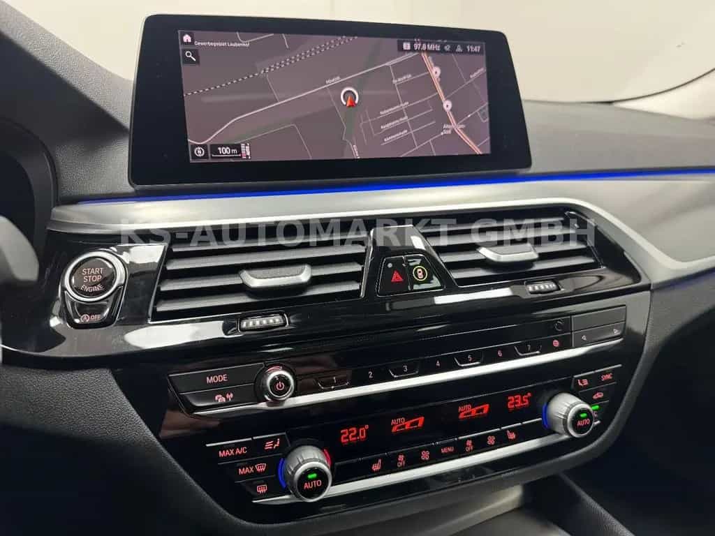 BMW 5 Series 540 i Lim. xDrive Sport Line*Schiebedach*LED* 10/2019-photo-12