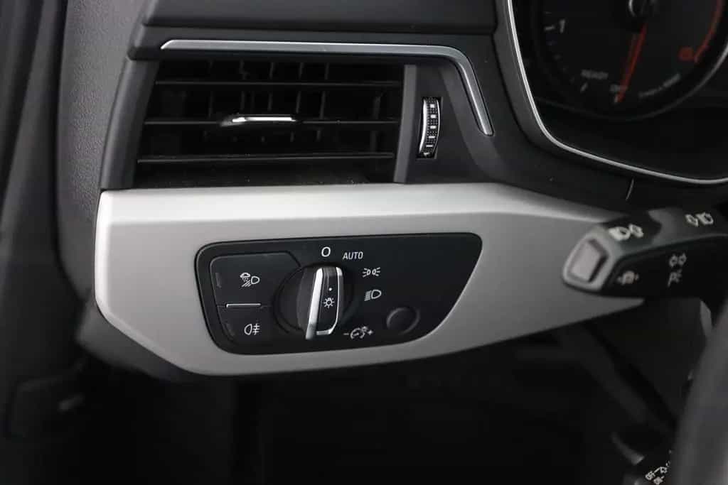 Audi A4 40 TDI S-Tronic OptikSchwarz AHK ACC Leder 02/2021-photo-21