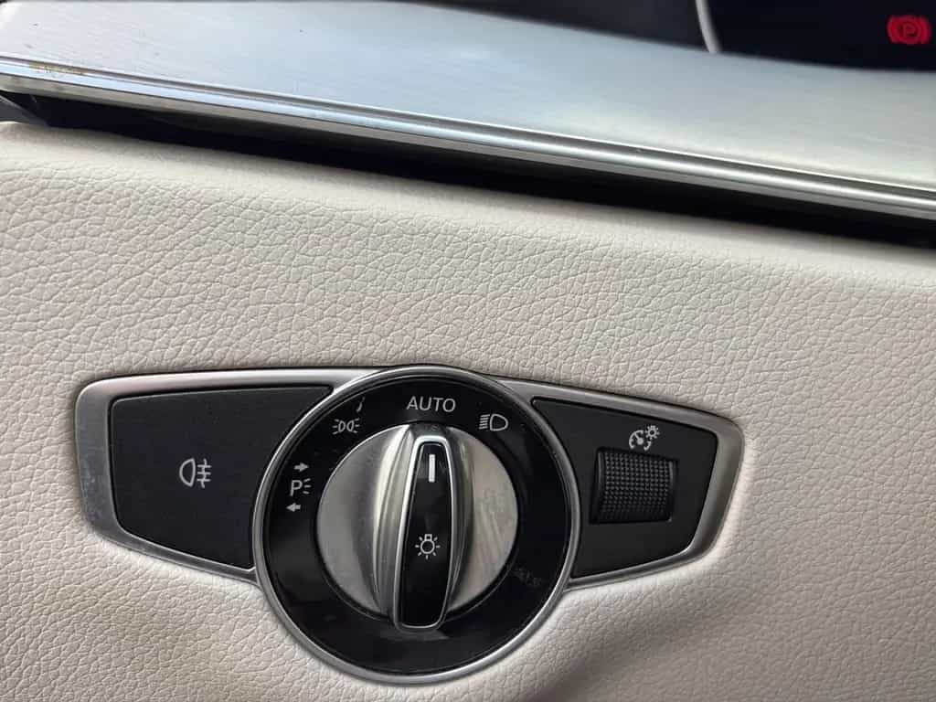 Mercedes-Benz E-Class VollLeder*7Sitzer*LED*Navi*DAB*MBUX*1Hand 05/2022-photo-28