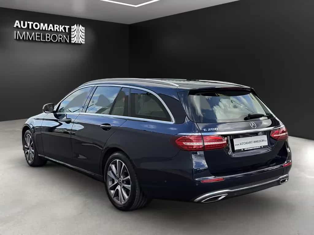 Mercedes-Benz E-Class VollLeder*7Sitzer*LED*Navi*DAB*MBUX*1Hand 05/2022-photo-4