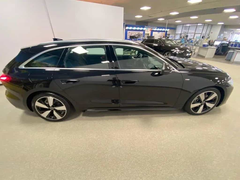 Audi A5 B10 TFSI S tronic S-Line Avant+NAVI+19"+ACC+ 02/2025-photo-3