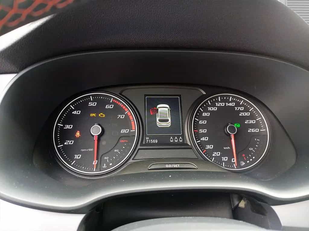 Seat Ateca FR 4Drive*STANDHEIZUNG*AHK*NAVI* 01/2022-photo-9