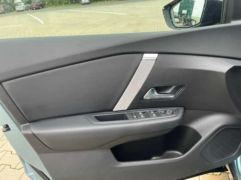 Citroën C4 Shine Stop&Start NAVIGATION+HEAD-UP DISPLAY 09/2023-photo-14