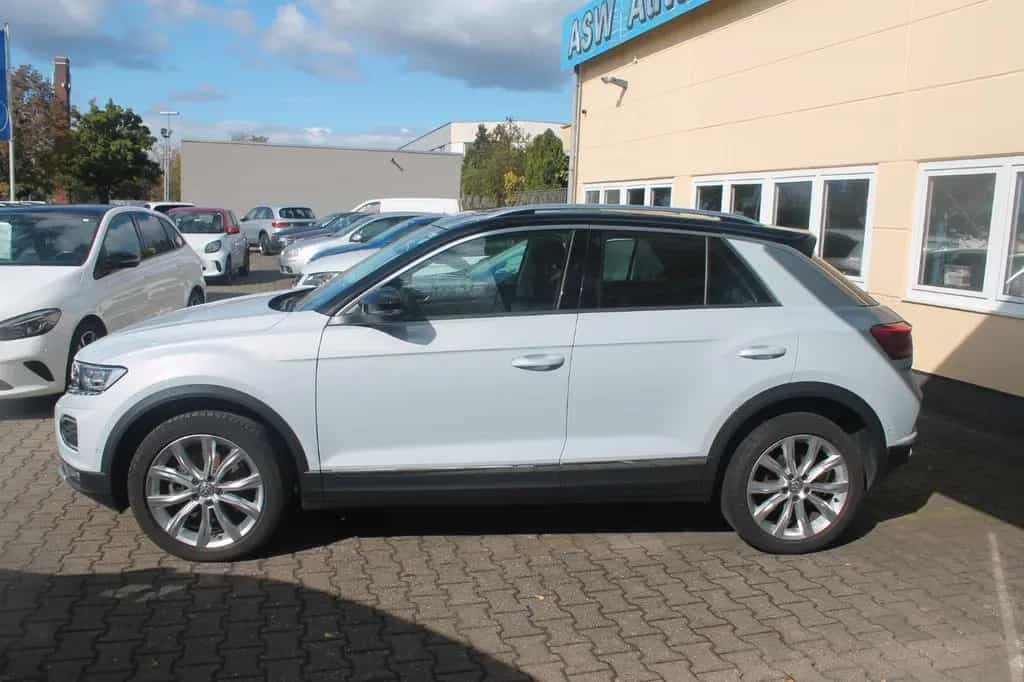 Volkswagen T-Roc 1.5 TSI ACT Style*LED*P-Dach*1.Hd*Navi*PDC 05/2018-photo-1