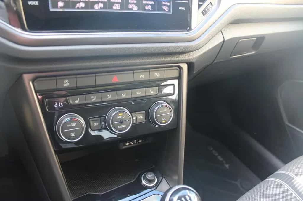 Volkswagen T-Roc 1.5 TSI ACT Style*LED*P-Dach*1.Hd*Navi*PDC 05/2018-photo-12