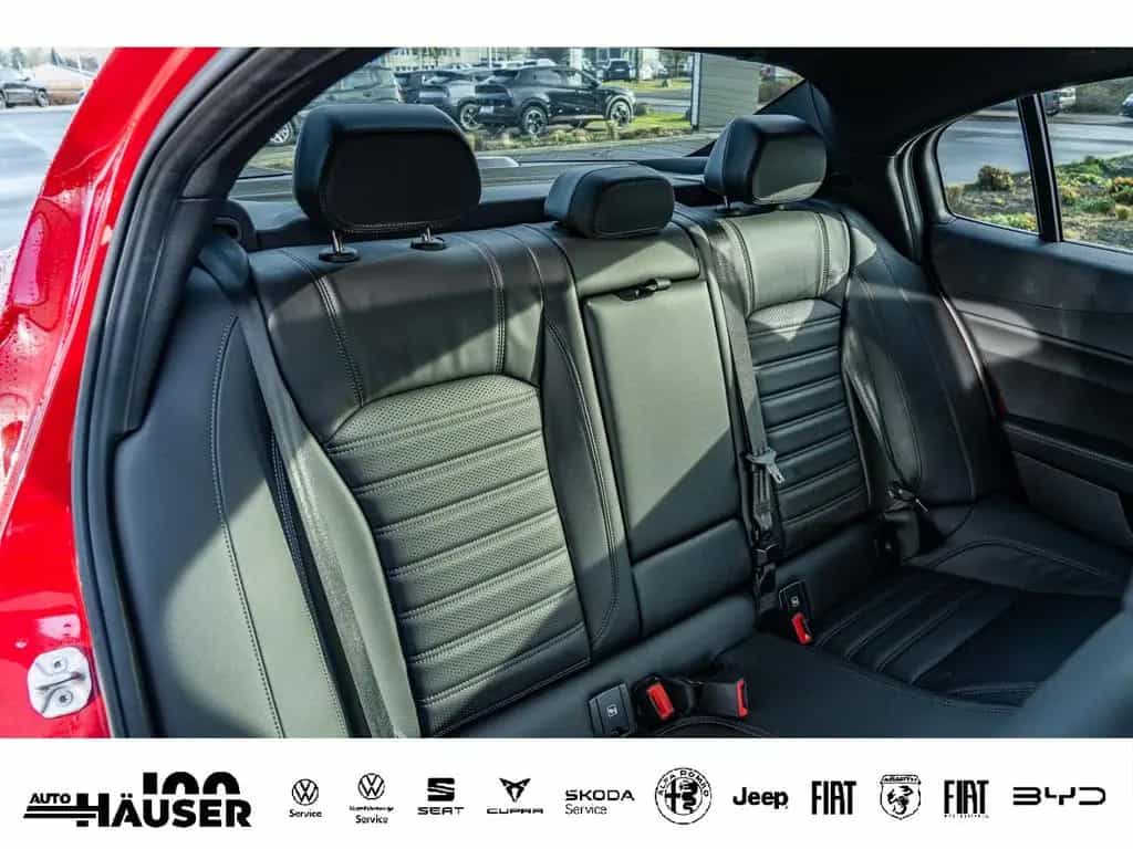 Alfa Romeo Giulia Veloce 2.0 Turbo AT8 Q4 AHK ASSISTENZ BI- 09/2022-photo-10