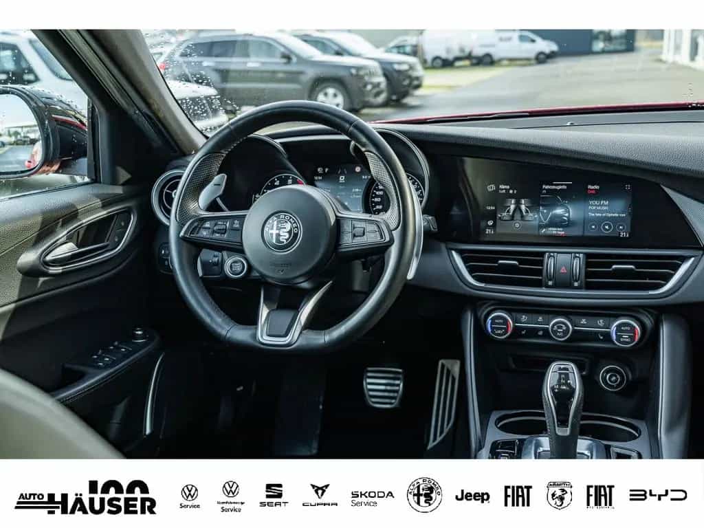 Alfa Romeo Giulia Veloce 2.0 Turbo AT8 Q4 AHK ASSISTENZ BI- 09/2022-photo-13