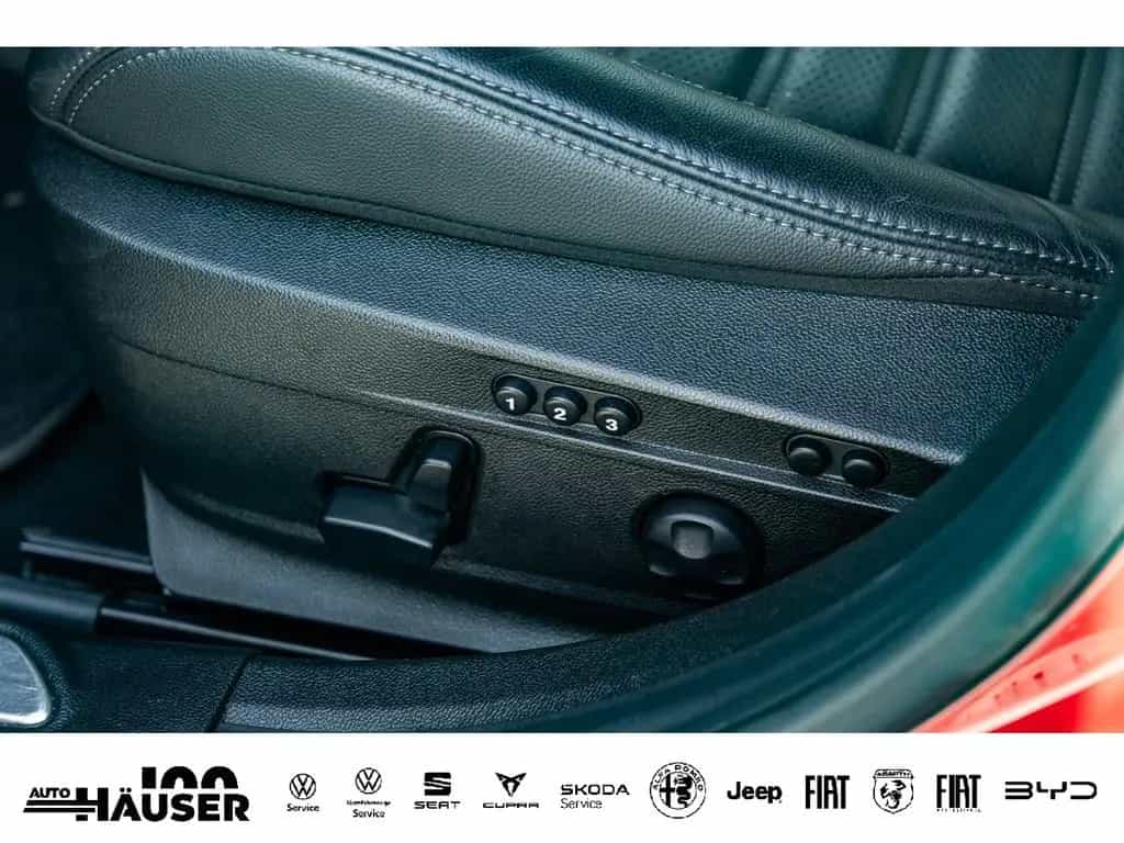 Alfa Romeo Giulia Veloce 2.0 Turbo AT8 Q4 AHK ASSISTENZ BI- 09/2022-photo-16