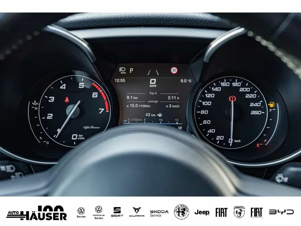 Alfa Romeo Giulia Veloce 2.0 Turbo AT8 Q4 AHK ASSISTENZ BI- 09/2022-photo-19