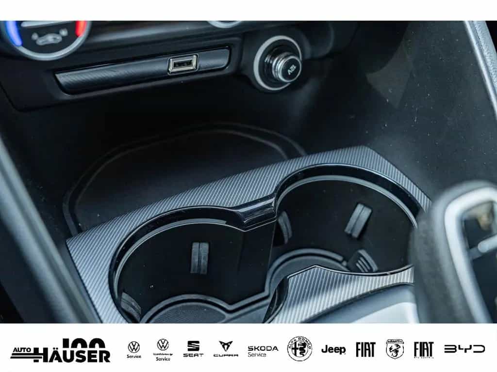 Alfa Romeo Giulia Veloce 2.0 Turbo AT8 Q4 AHK ASSISTENZ BI- 09/2022-photo-22
