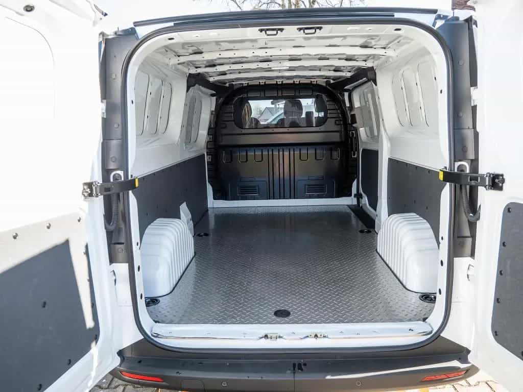 Maxus Deliver 7 Kasten L2H1 LED DAB Touch Klima Kamera null-photo-18