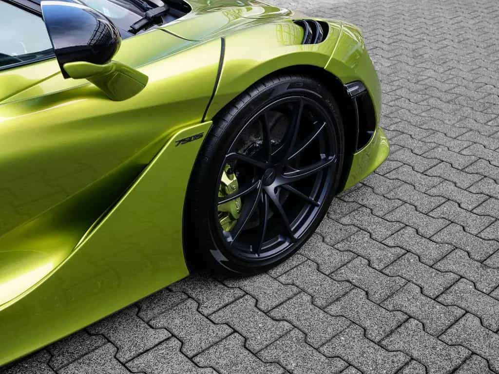 McLaren 750S Coupé Flux Green, Bowers and Wilkins Sound 04/2025-photo-10
