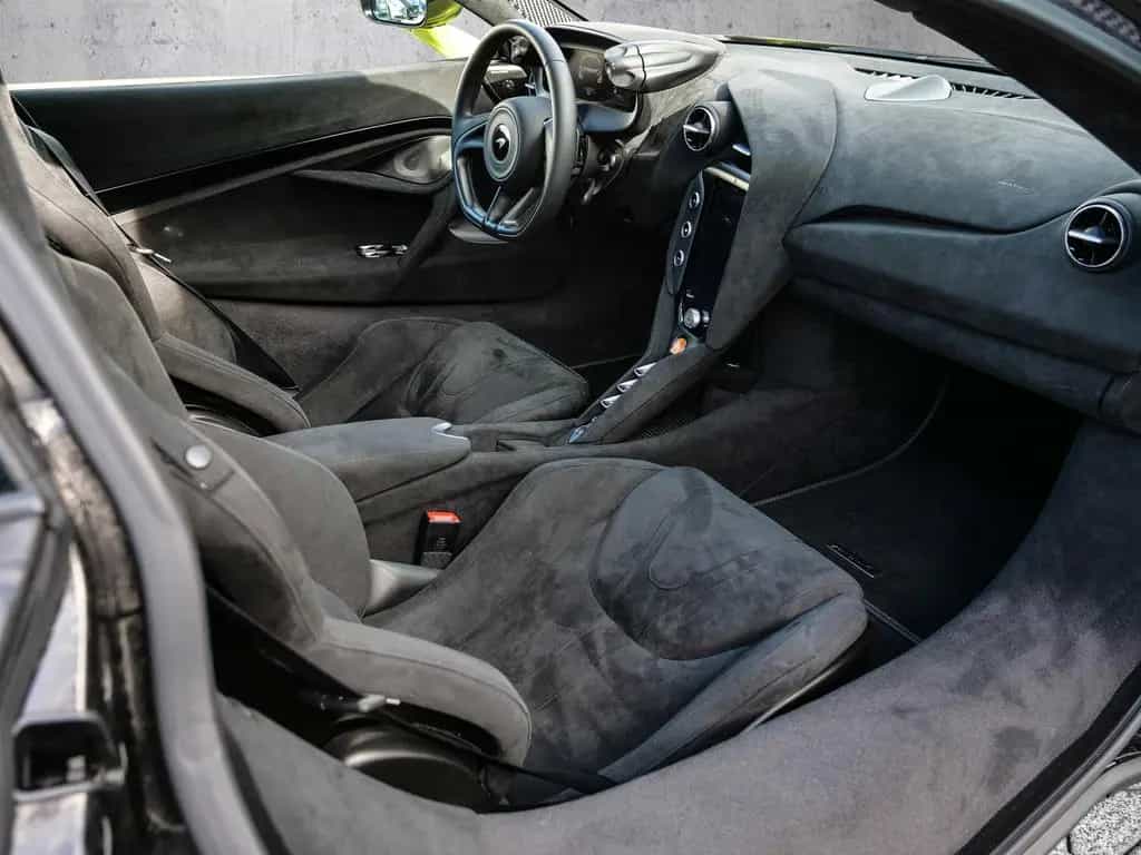 McLaren 750S Coupé Flux Green, Bowers and Wilkins Sound 04/2025-photo-15
