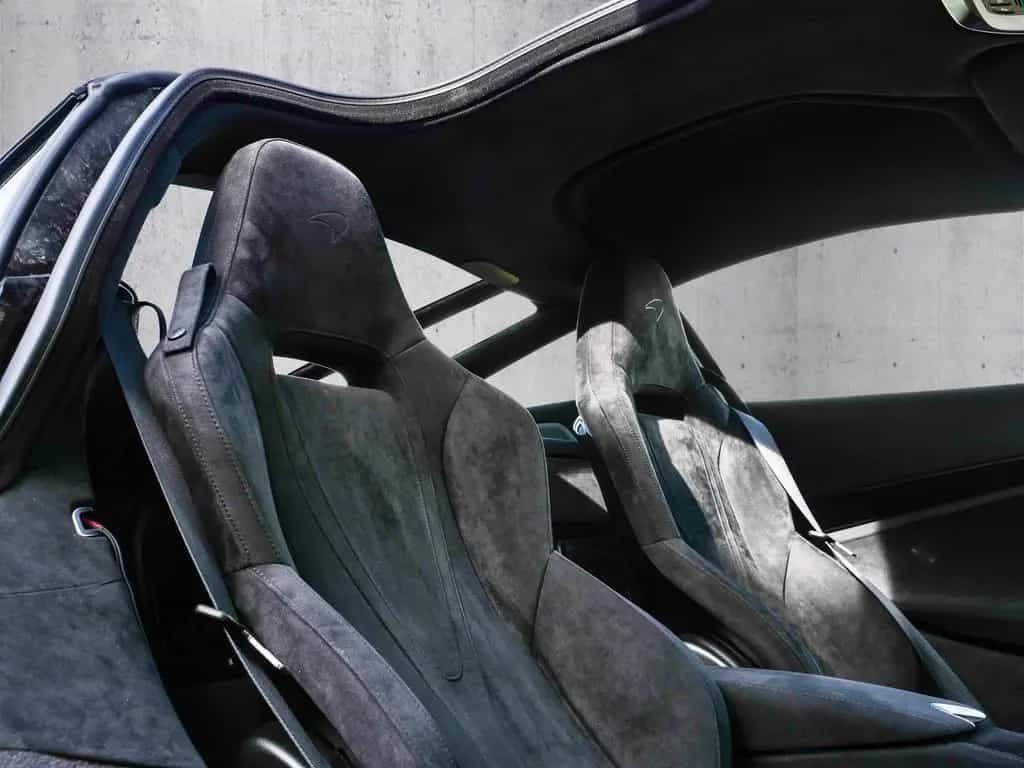 McLaren 750S Coupé Flux Green, Bowers and Wilkins Sound 04/2025-photo-16