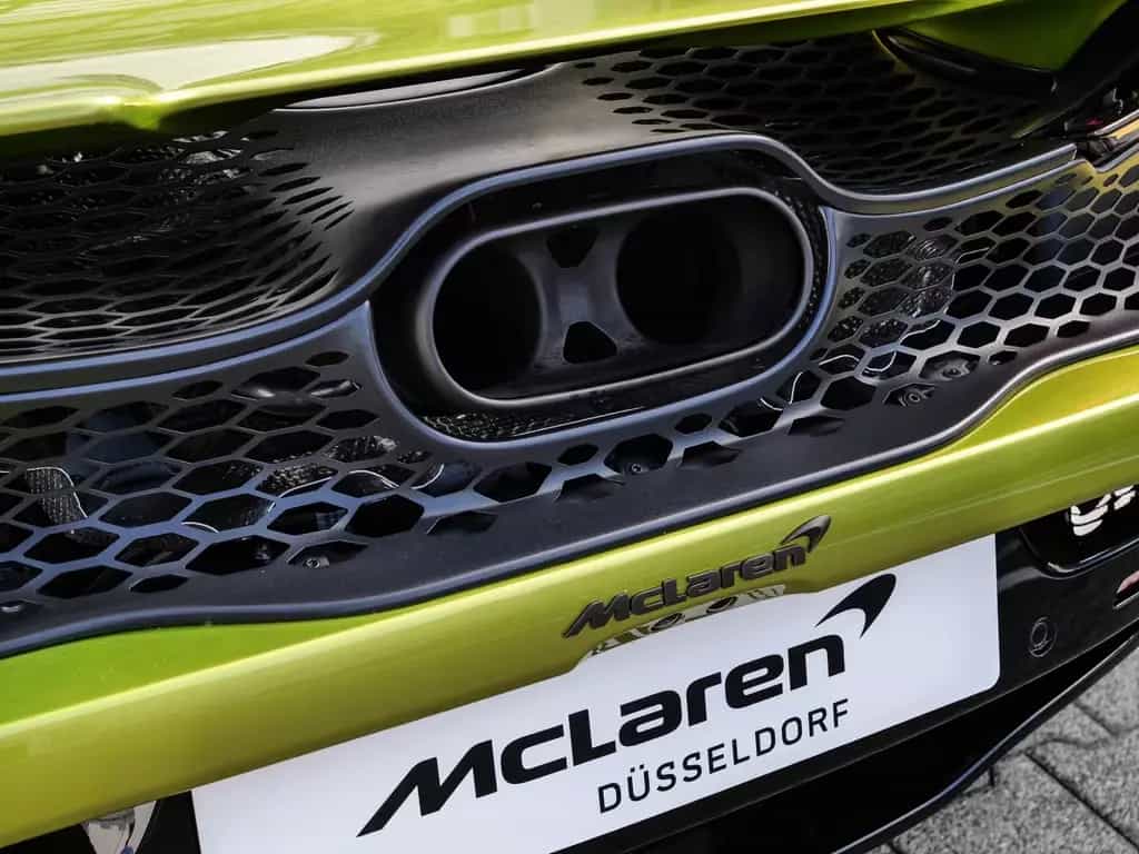 McLaren 750S Coupé Flux Green, Bowers and Wilkins Sound 04/2025-photo-17