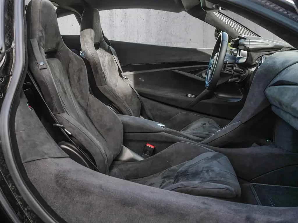 McLaren 750S Coupé Flux Green, Bowers and Wilkins Sound 04/2025-photo-5