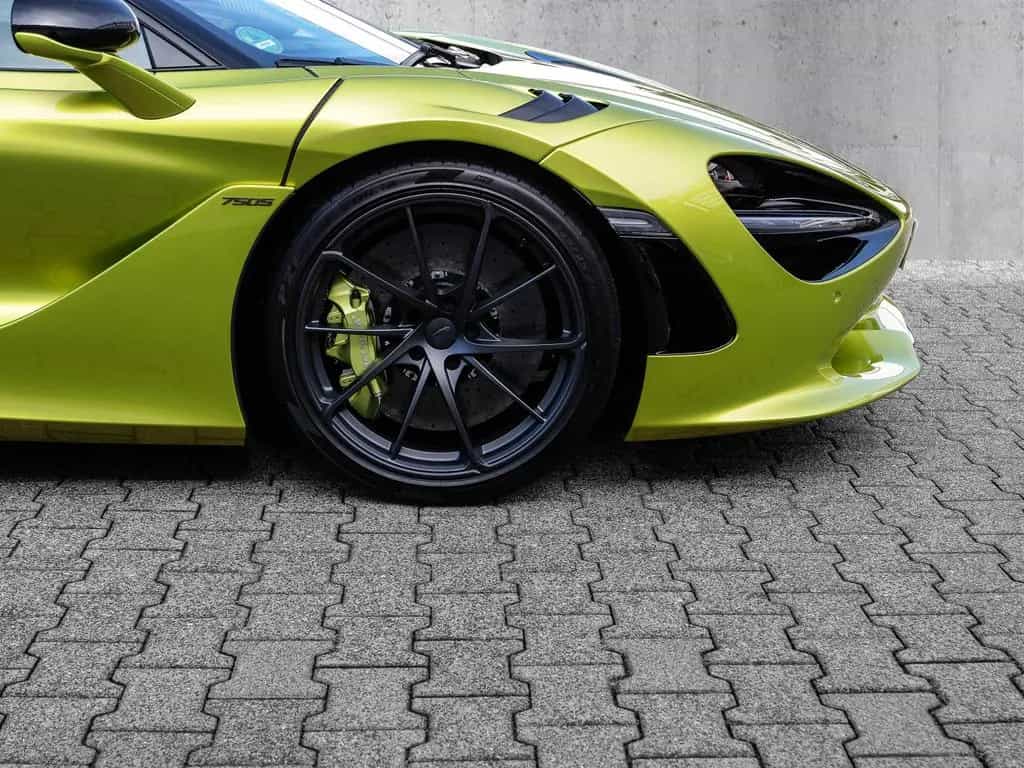 McLaren 750S Coupé Flux Green, Bowers and Wilkins Sound 04/2025-photo-8