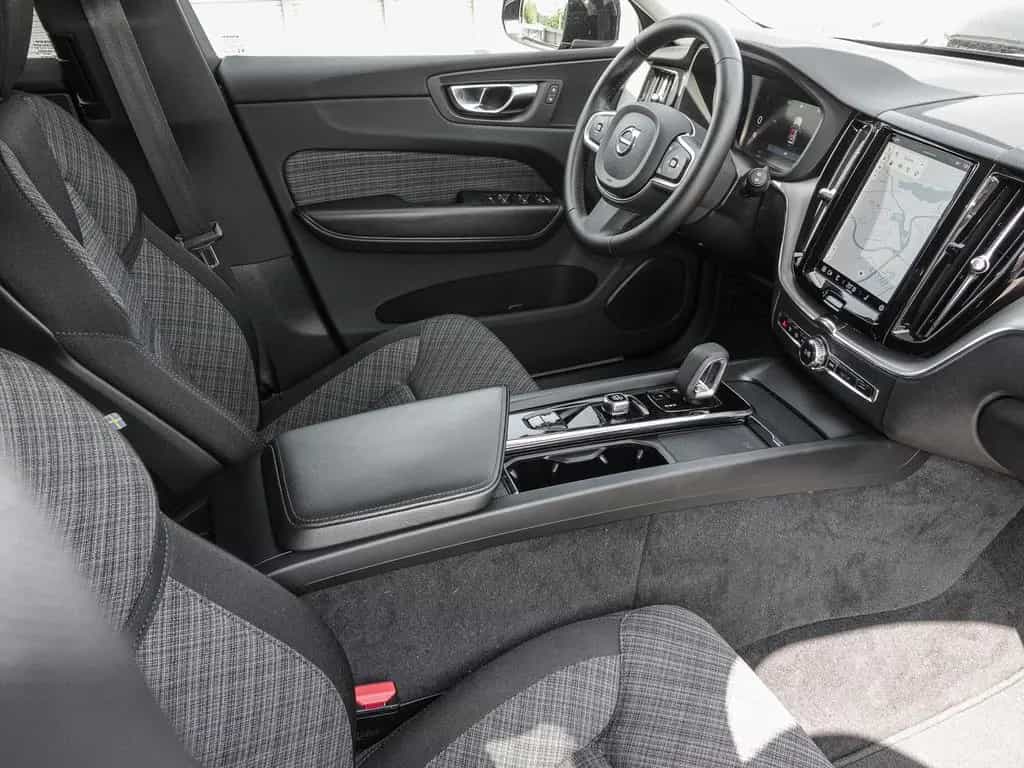 Volvo XC60 Momentum Pro 2WD B4 Diesel EU6d 06/2022-photo-6