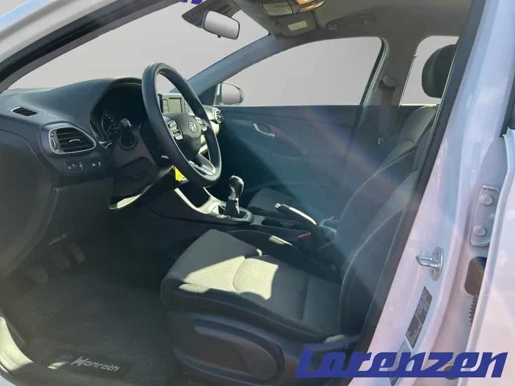 Hyundai i30 PDE 1.4 Kombi Select Spurhalteass. Fernlicht 03/2018-photo-11