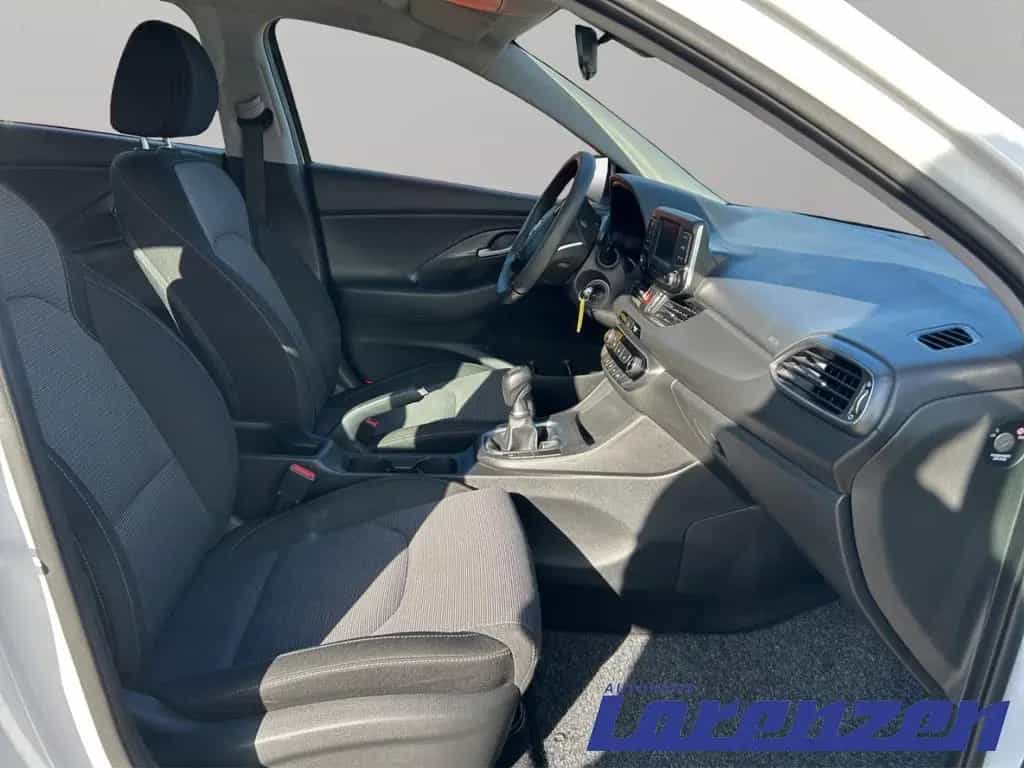 Hyundai i30 PDE 1.4 Kombi Select Spurhalteass. Fernlicht 03/2018-photo-8