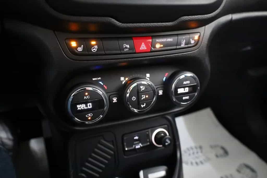Jeep Renegade Limited FWD,Leder,Carplay,DAB 07/2017-photo-16