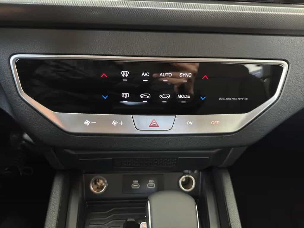 KGM Musso Grand 2.2 E-XDI AT 4WD Bliss *Navi/RFK/PDC 01/2026-photo-15