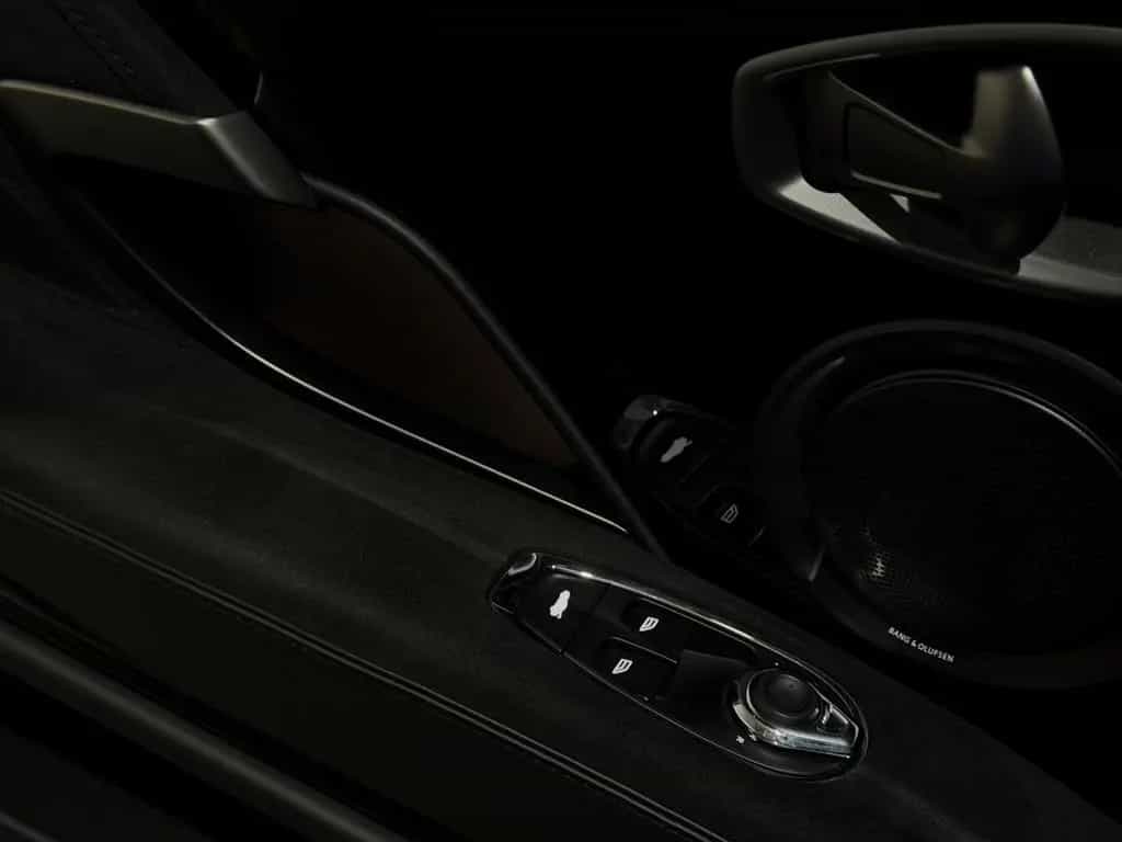 Aston Martin DBS 5.2 V12 B&O°KEY°360° 04/2022-photo-11