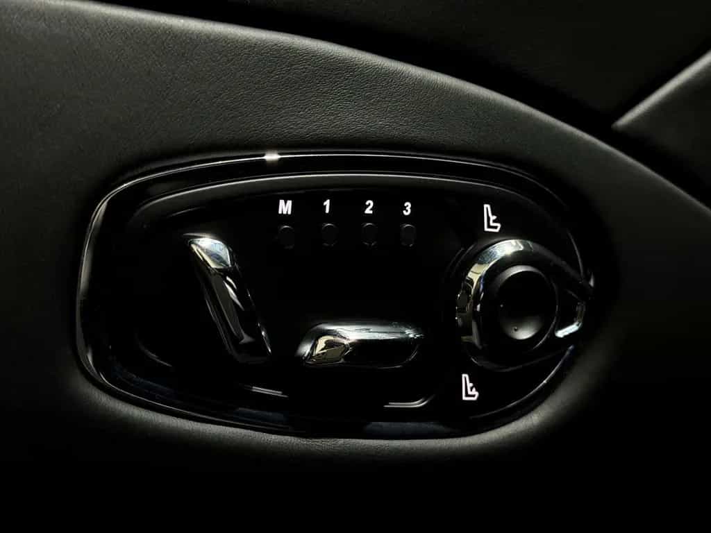 Aston Martin DBS 5.2 V12 B&O°KEY°360° 04/2022-photo-14