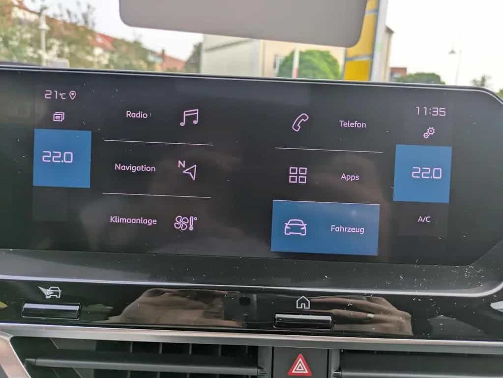 Citroën C4 Shine 1.2 12V e-THP / PureTech Metallic 08/2021-photo-15