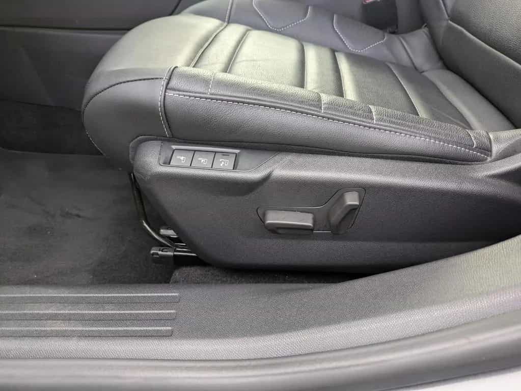 Citroën C4 Shine 1.2 12V e-THP / PureTech Metallic 08/2021-photo-20