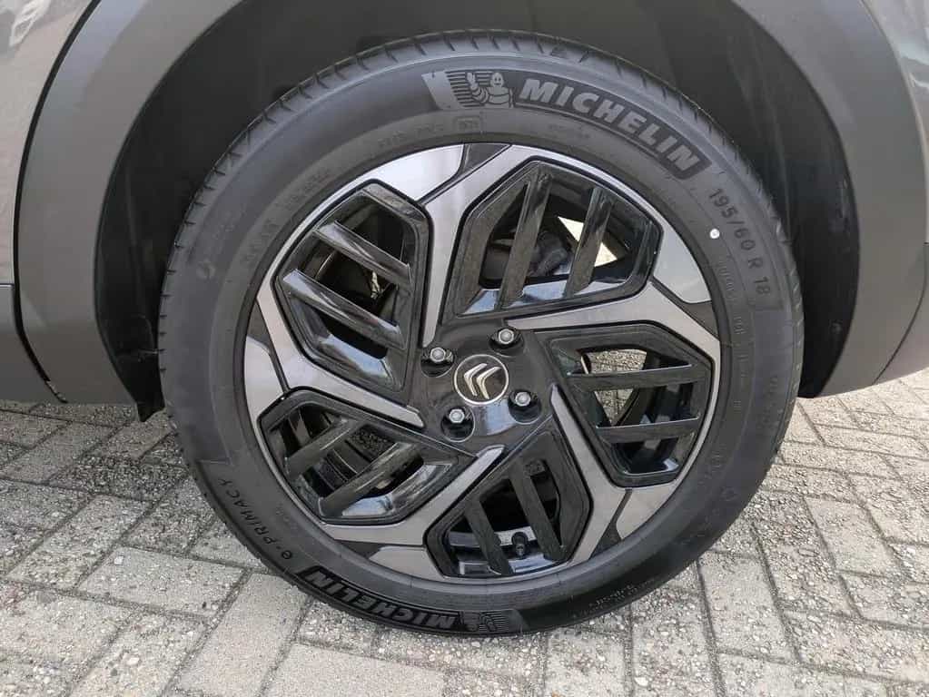 Citroën C4 Shine 1.2 12V e-THP / PureTech Metallic 08/2021-photo-23