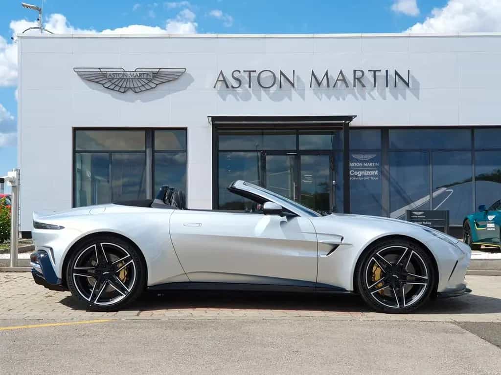 Aston Martin V8 Vantage Roadster MY26 null-photo-6