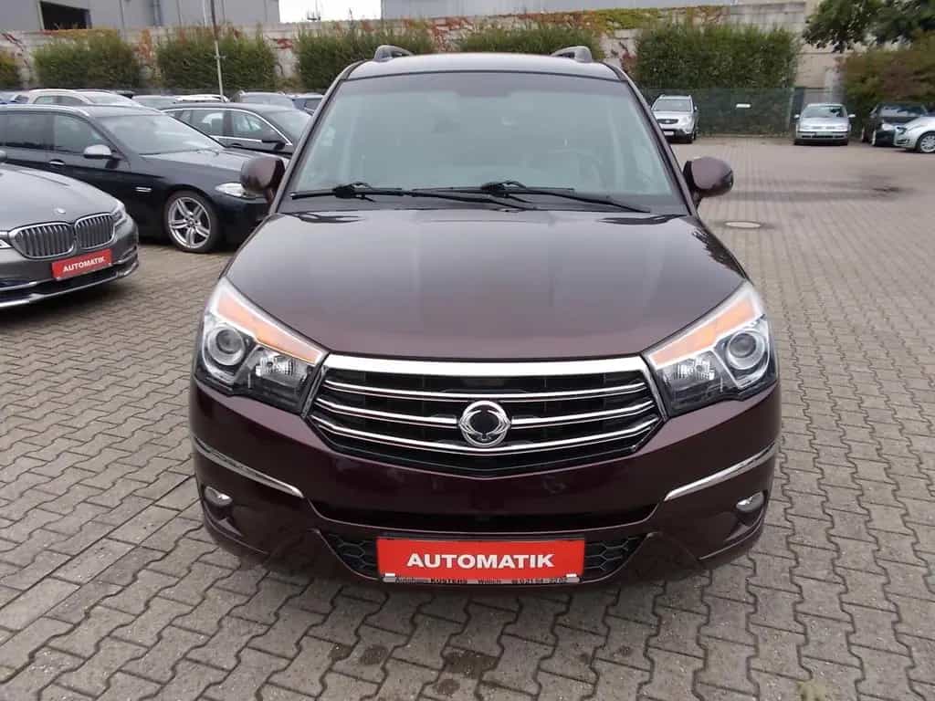Ssangyong Rodius Sapphire 2WD AHK 5 Sitze Trennwand Navi 03/2015-photo-1